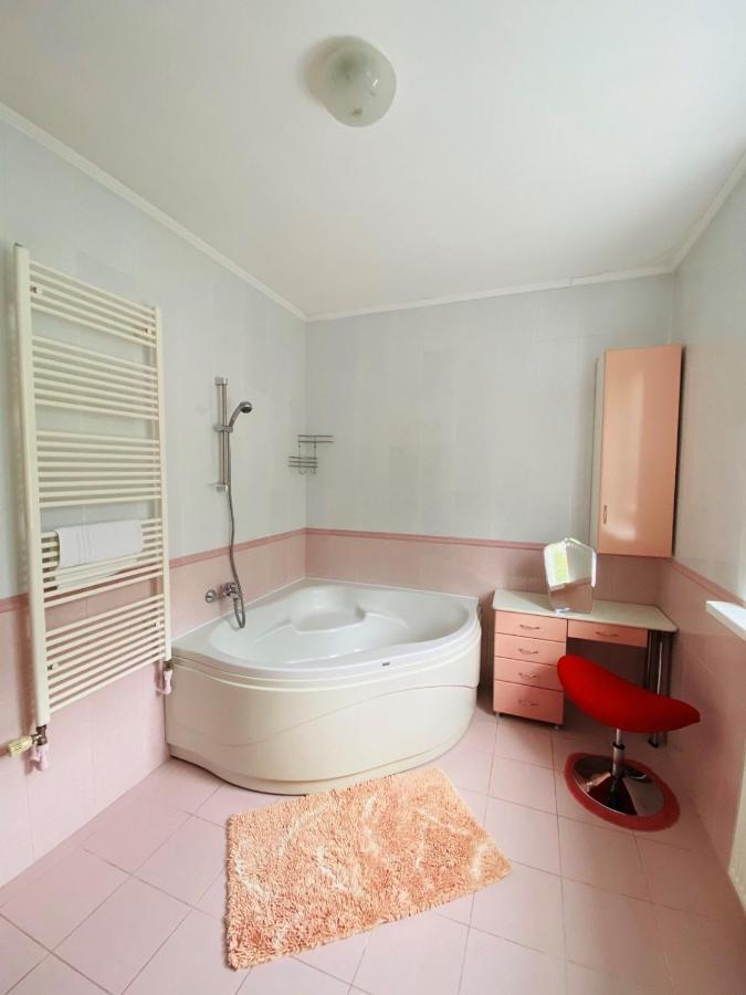 Guest House At Lesya Ukrainka Трускавец Екстериор снимка